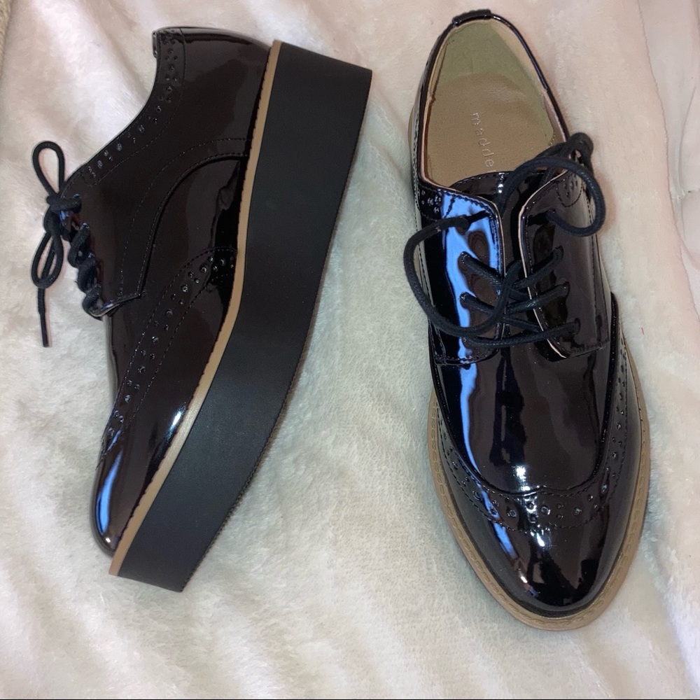 Patent leather platform sneakers